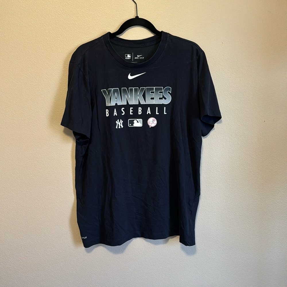 Yankees Nike Tee